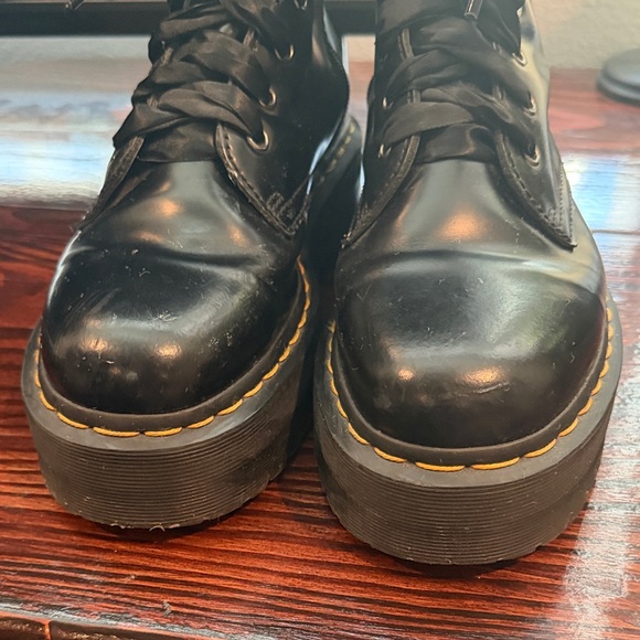 US MENS 7 Dr. Martens Black Leather Platform Lace-Up Boots with Satin Laces - Picture 7 of 14